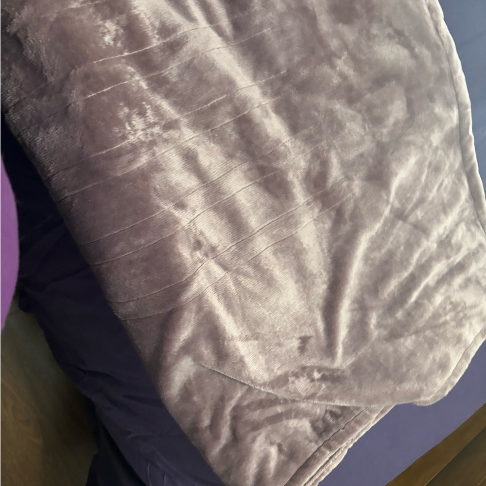 Purple electric Blanket